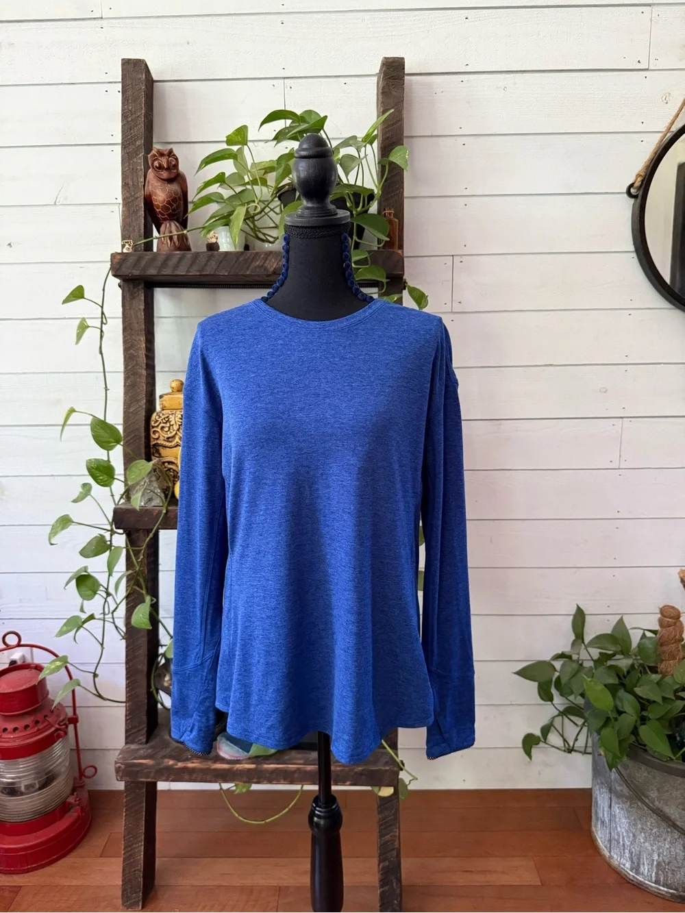 Avia: Classic Long-Sleeve Athletic Crewneck Top - Blue with Thumb Holes